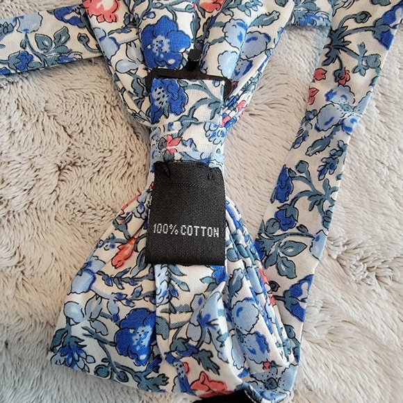 Boy's Floral Tie, Bow Tie, and Pocket Square - Picture 2 of 7